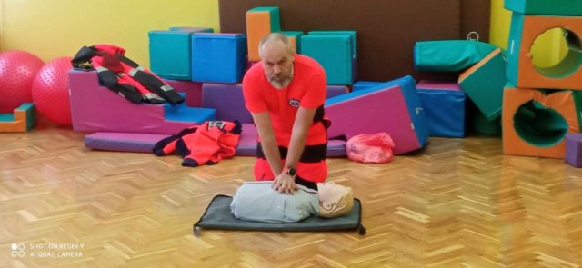 b_1024_768_0_00_images_2023_2024_Swietlica_ratownik_409319160_818983253362958_6183200245326435313_n